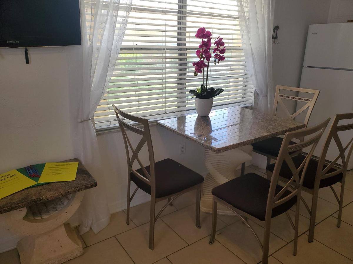 The Monterey Beach Resort St. Pete Beach Εξωτερικό φωτογραφία