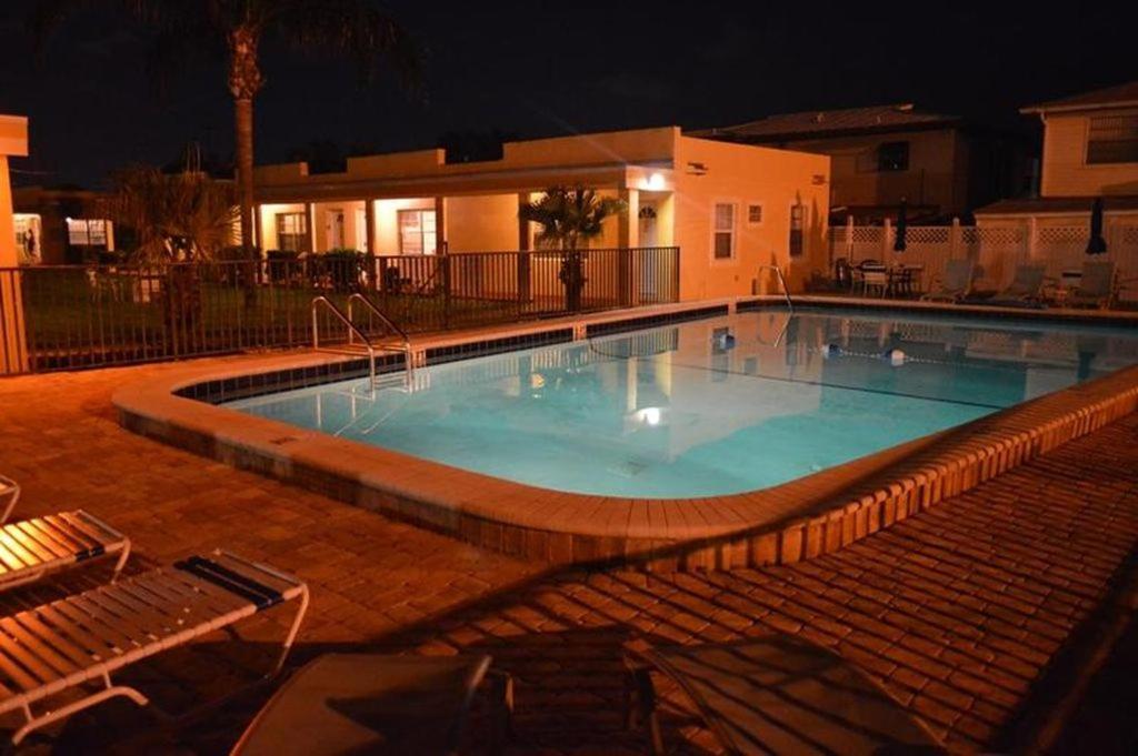 The Monterey Beach Resort St. Pete Beach Εξωτερικό φωτογραφία